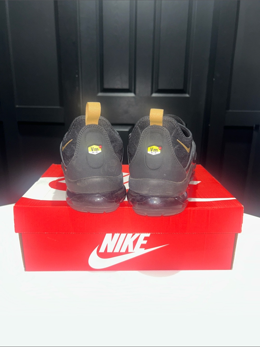 Nike Air VaporMax Plus “Black Metallic Gold Anthracite” Men’s Size 11.5 - Picture 5 of 9